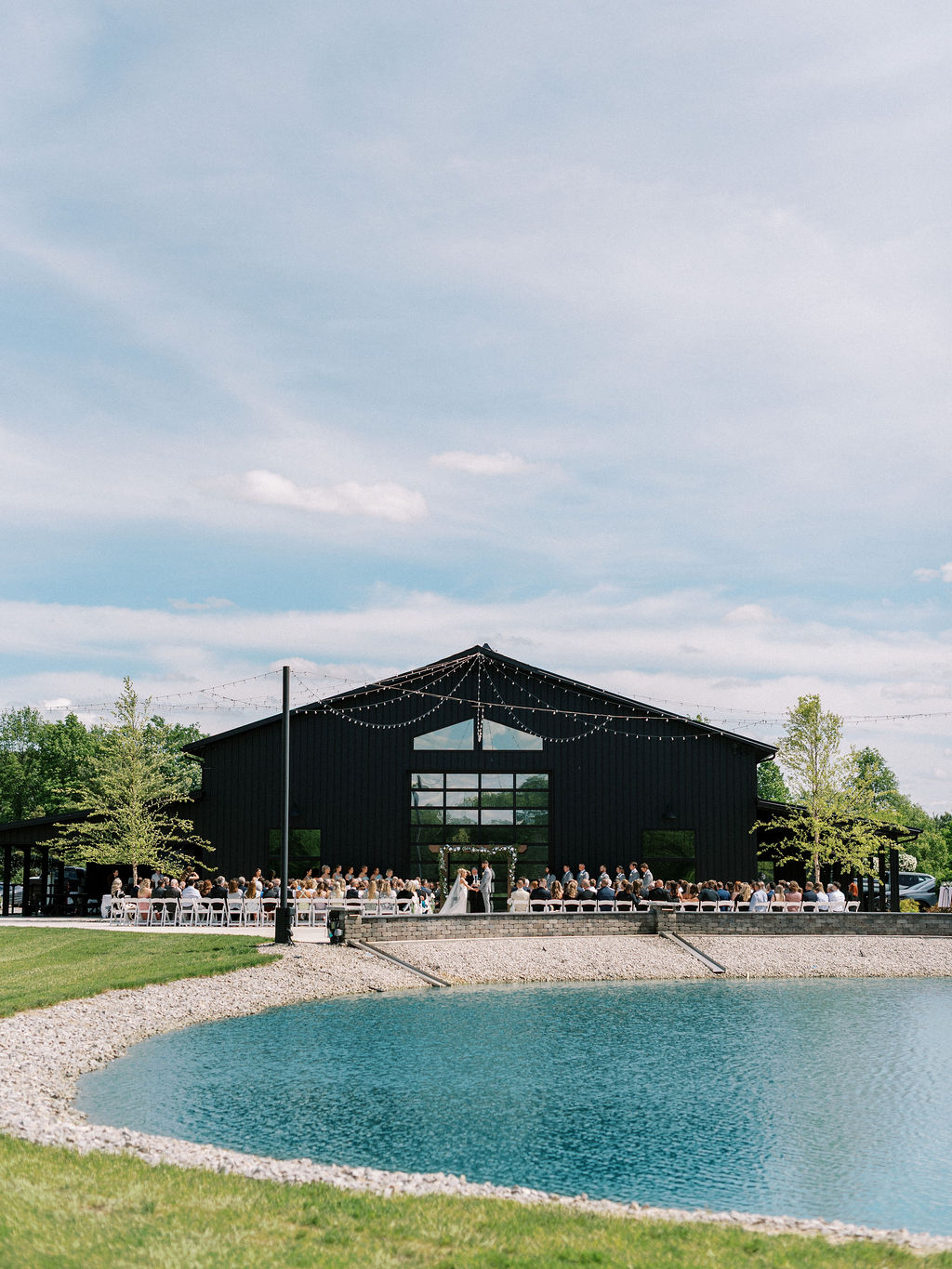 How to Choose a Wedding Venue Worth Visiting First